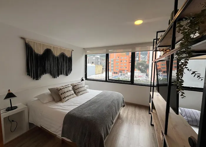 Great Space In Perfect Area! Walk Everywhere!
