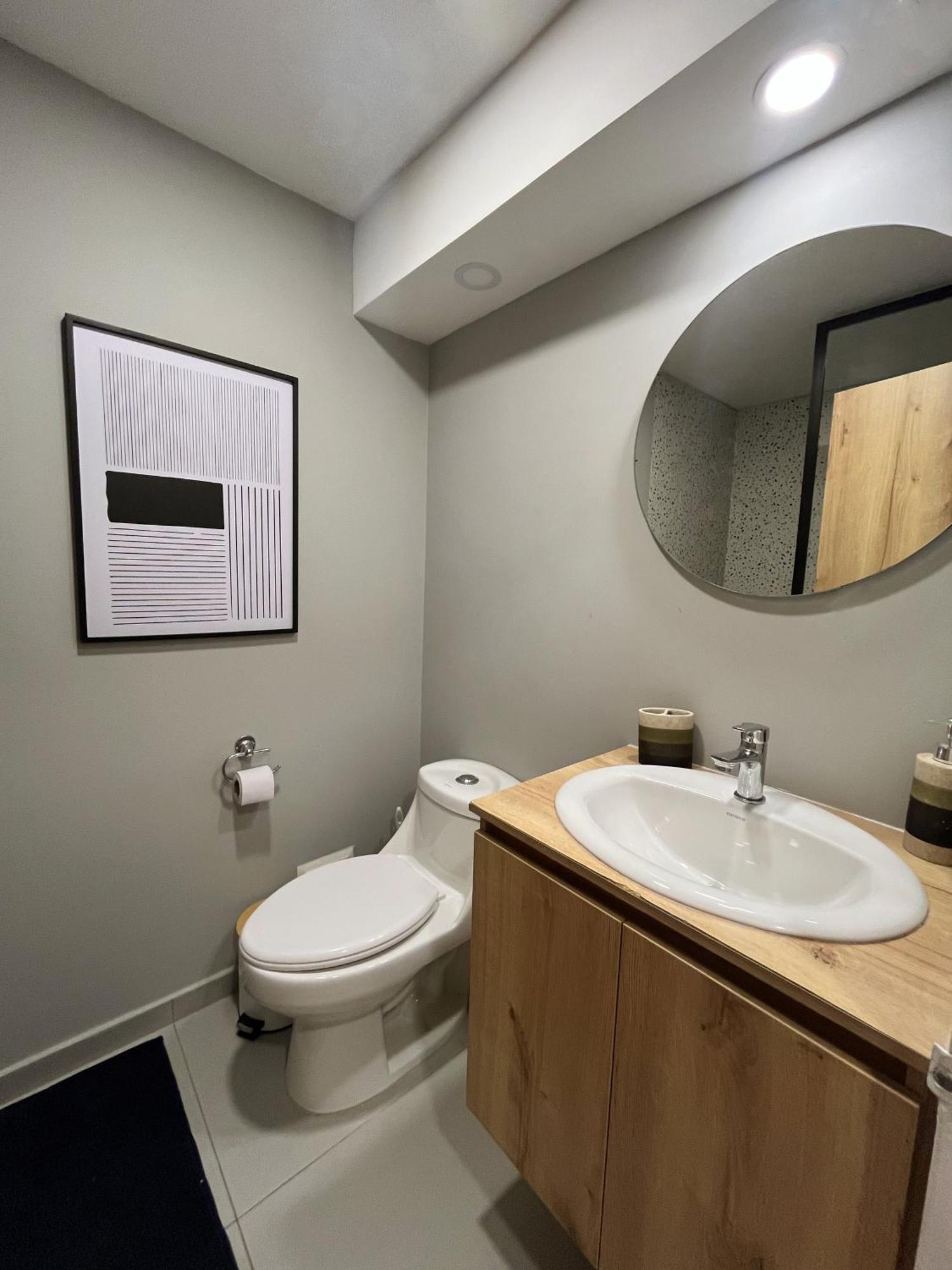 Apartamento Great Space In Perfect Area! Walk Everywhere!