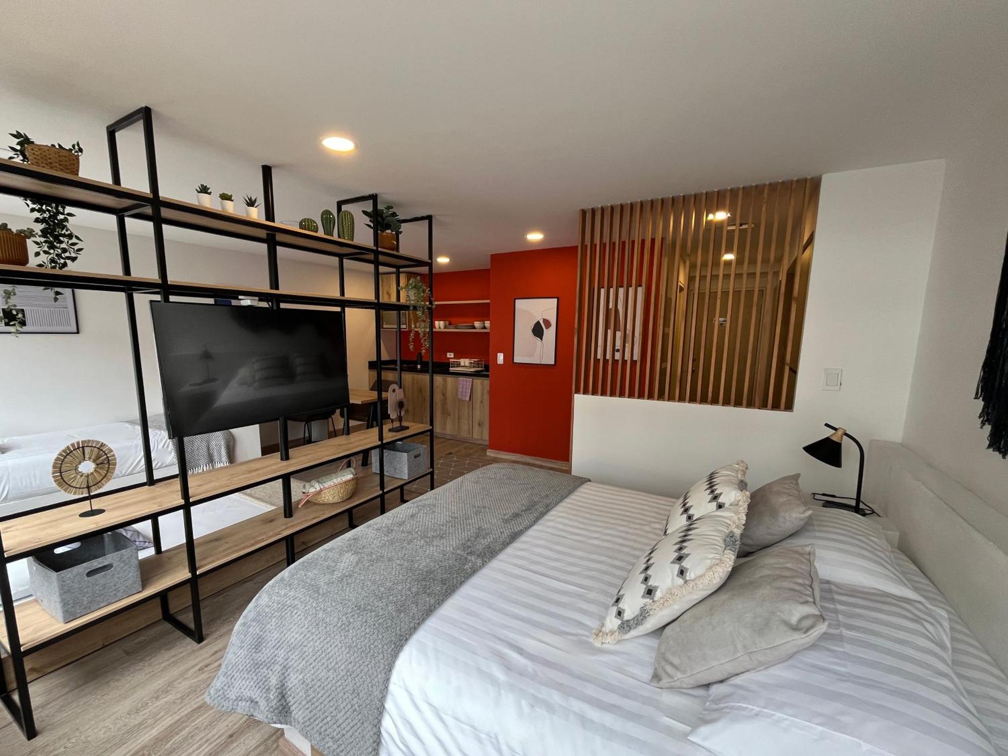 Great Space In Perfect Area! Walk Everywhere! Apartamento Bogotá