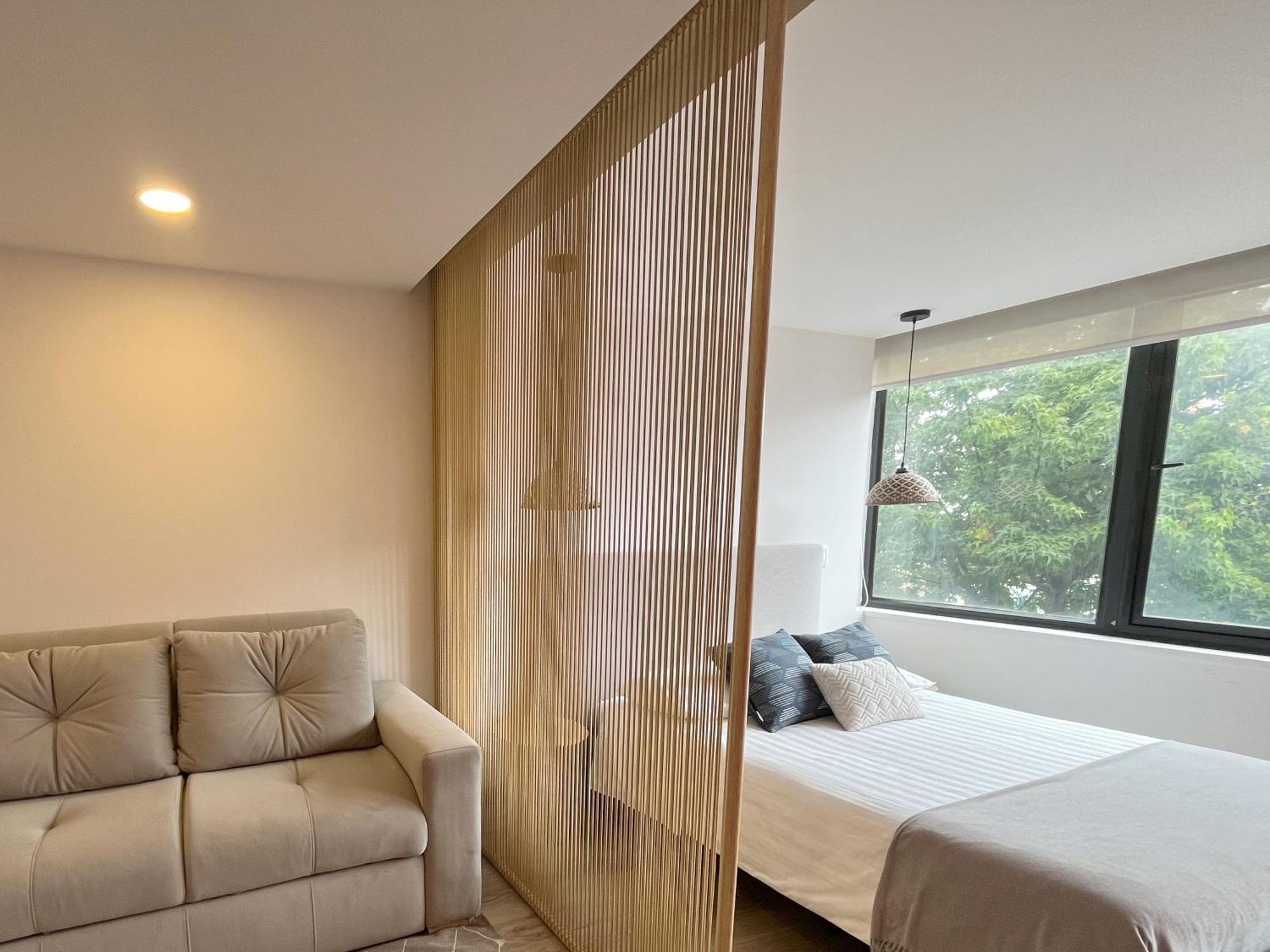 Great Space In Perfect Area! Walk Everywhere!