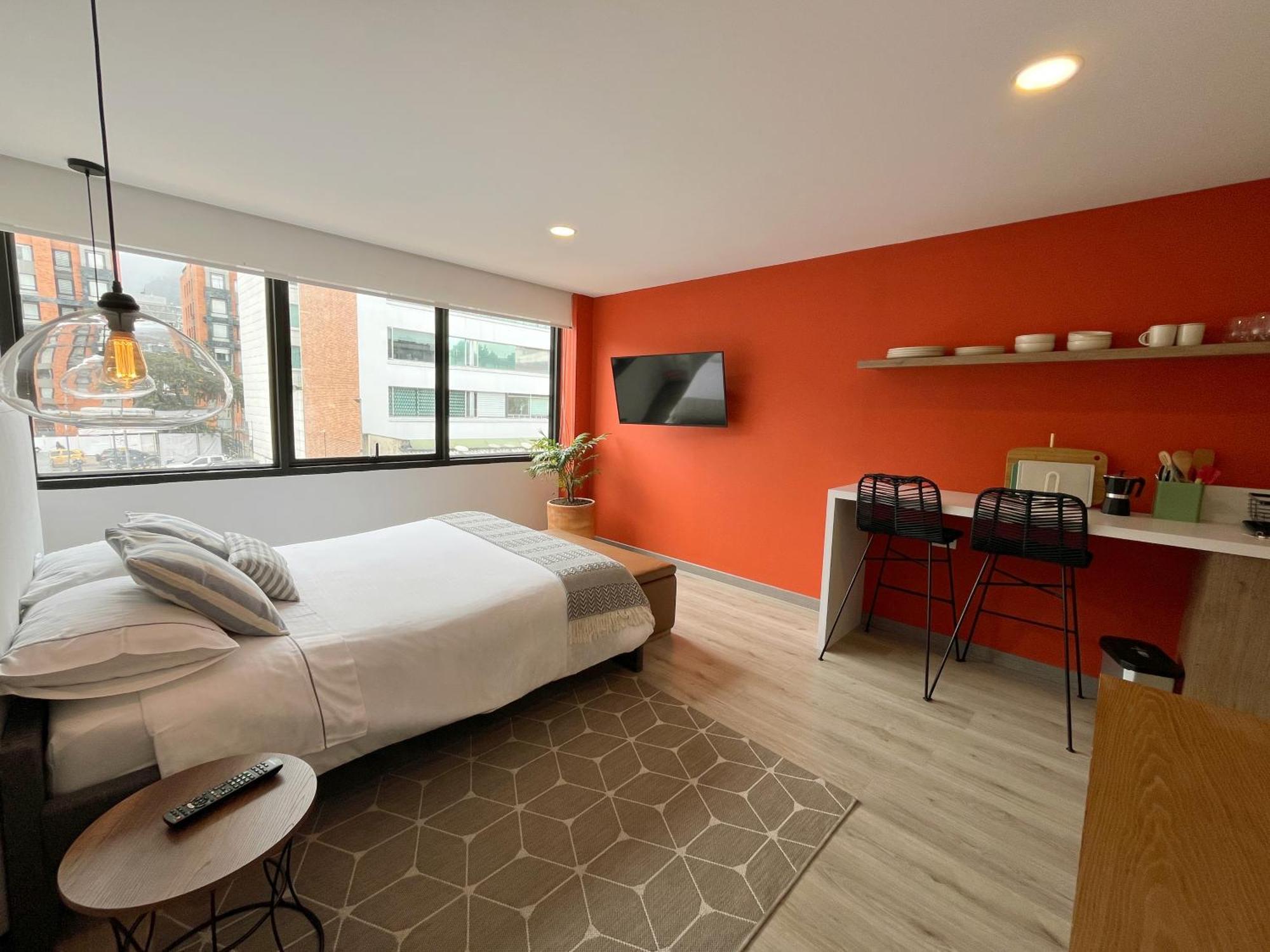 Great Space In Perfect Area! Walk Everywhere! Apartamento