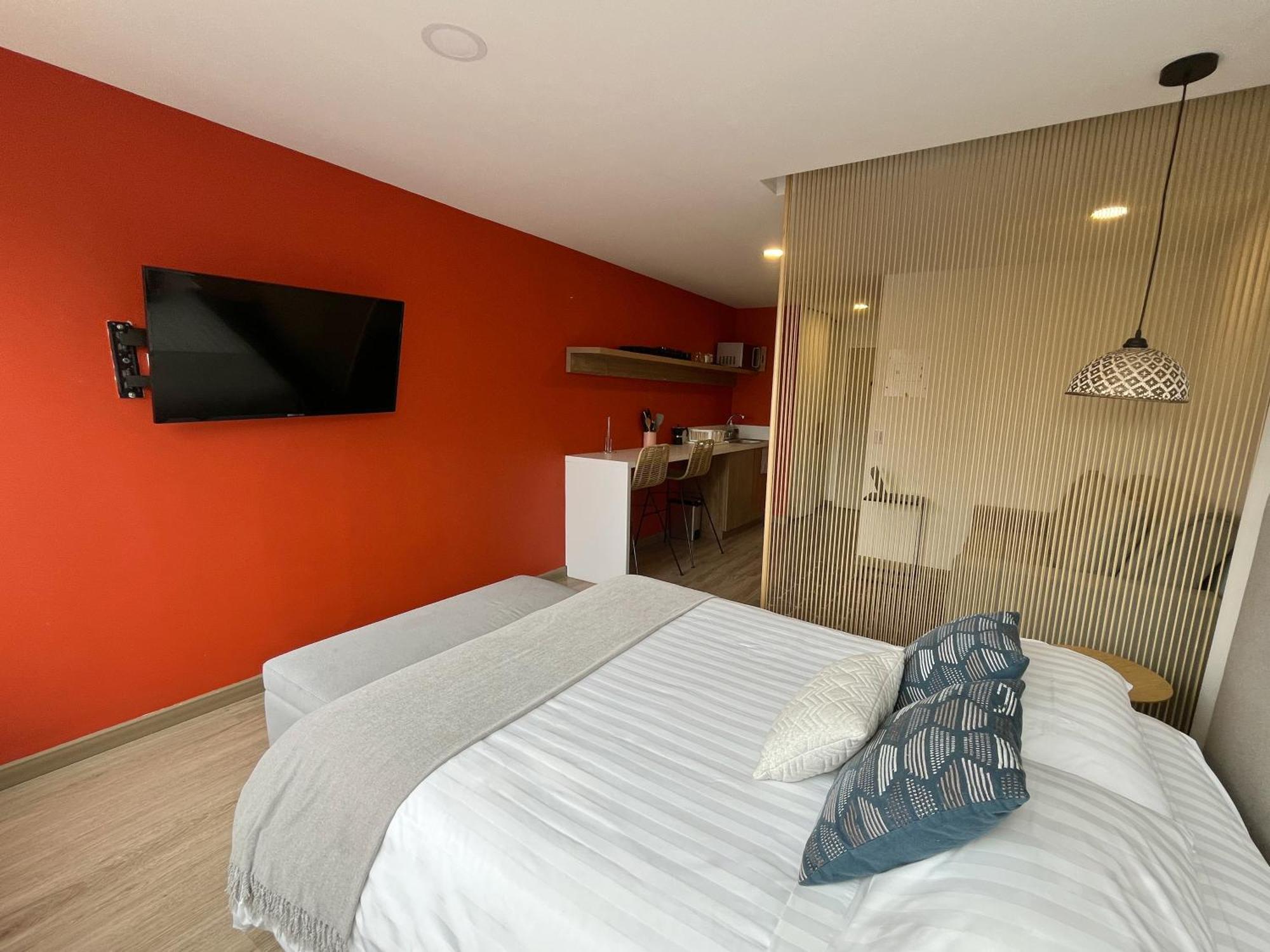 Great Space In Perfect Area! Walk Everywhere! Apartamento