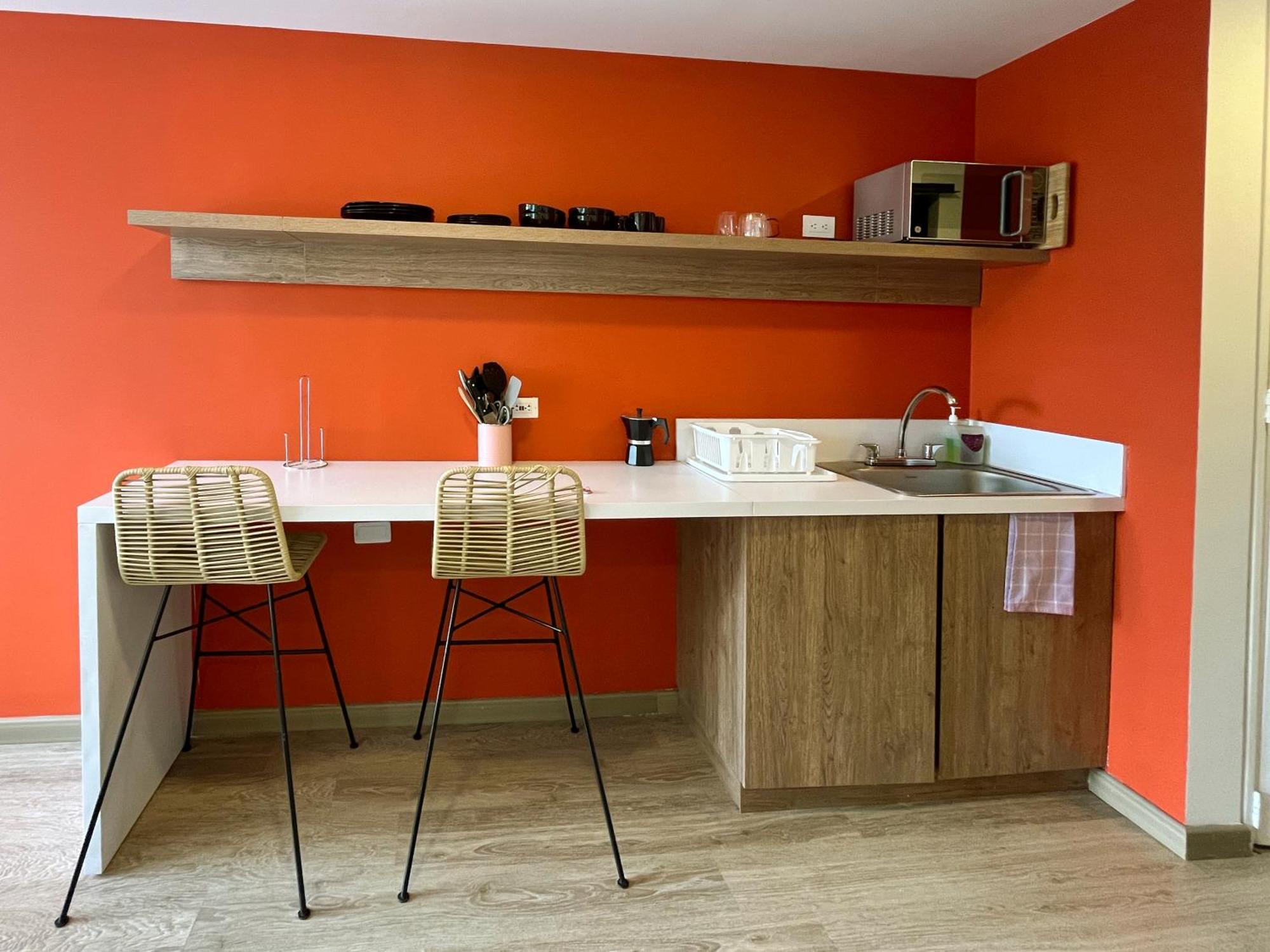 Great Space In Perfect Area! Walk Everywhere! *